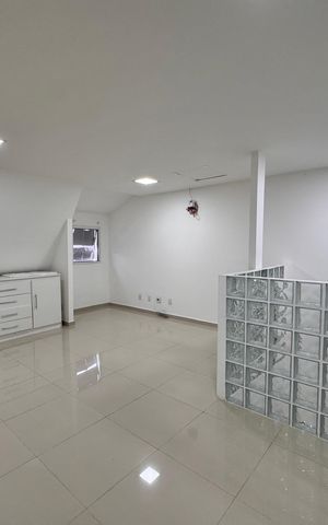 Casa de condomínio à venda com 260m², 4 quartos e 4 vagas Casa de condomínio à venda com 260m², 4 quartos e 4 vagasSalão