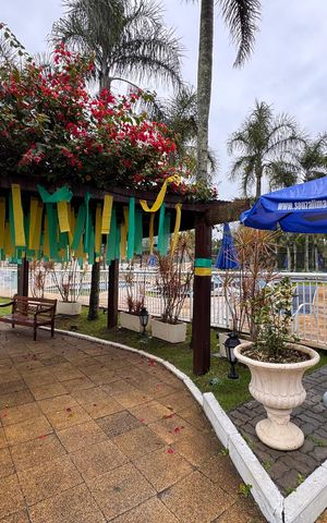 Casa de condomínio à venda com 260m², 4 quartos e 4 vagas Casa de condomínio à venda com 260m², 4 quartos e 4 vagasÁrea comum