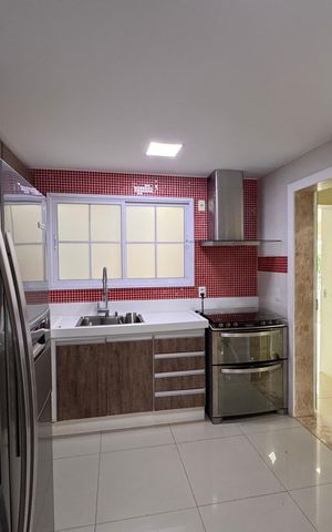Casa de condomínio à venda com 260m², 4 quartos e 4 vagas Casa de condomínio à venda com 260m², 4 quartos e 4 vagasCozinha