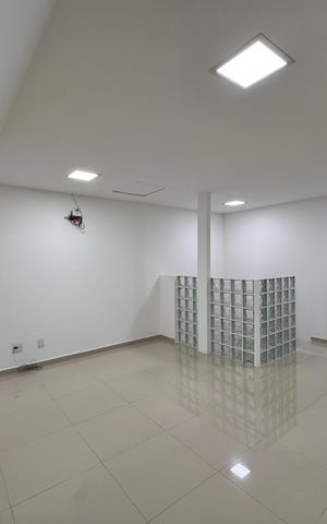 Casa de condomínio à venda com 260m², 4 quartos e 4 vagas Casa de condomínio à venda com 260m², 4 quartos e 4 vagasSalão