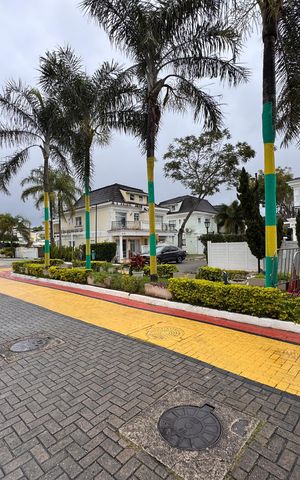 Casa de condomínio à venda com 260m², 4 quartos e 4 vagas Casa de condomínio à venda com 260m², 4 quartos e 4 vagasÁrea comum