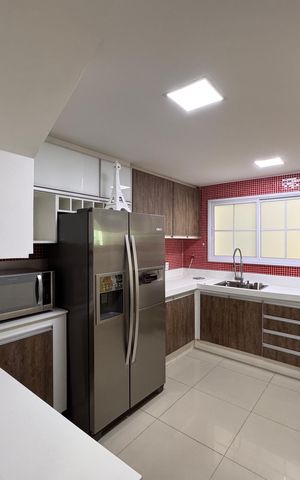 Casa de condomínio à venda com 260m², 4 quartos e 4 vagas Casa de condomínio à venda com 260m², 4 quartos e 4 vagasCozinha
