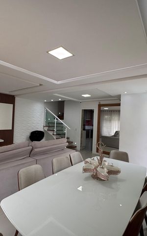 Casa de condomínio à venda com 260m², 4 quartos e 4 vagas