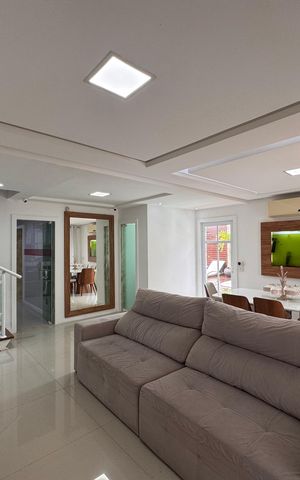 Casa de condomínio à venda com 260m², 4 quartos e 4 vagas Casa de condomínio à venda com 260m², 4 quartos e 4 vagasSala