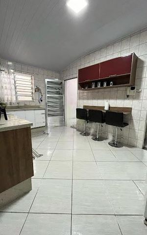 Casa à venda com 180m², 3 quartos e 2 vagas