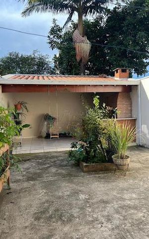 Casa à venda com 180m², 3 quartos e 2 vagas