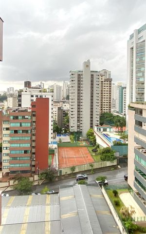 Apartamento à venda com 386m², 5 quartos e 4 vagas Apartamento à venda com 386m², 5 quartos e 4 vagasVista do Quarto 4