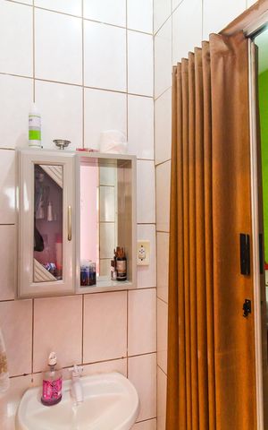 Casa à venda com 133m², 3 quartos e 1 vaga Casa à venda com 133m², 3 quartos e 1 vagaBanheiro da Suíte 1