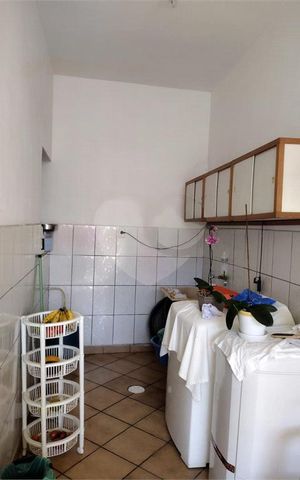 Casa à venda com 220m², 3 quartos e 2 vagas