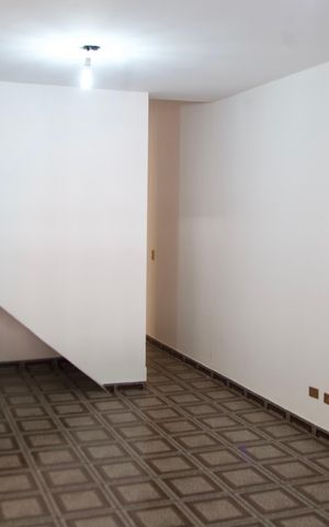 Casa para alugar com 180m², 3 quartos e 2 vagas Casa para alugar com 180m², 3 quartos e 2 vagasSala