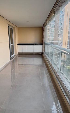 Apartamento para alugar com 200m², 3 quartos e 3 vagas