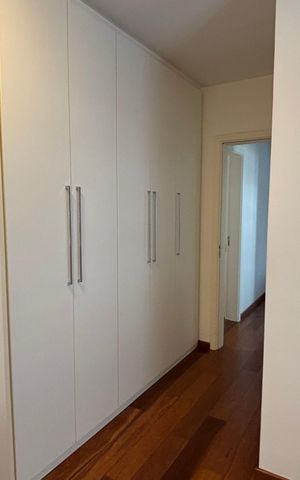 Apartamento para alugar com 200m², 3 quartos e 3 vagas