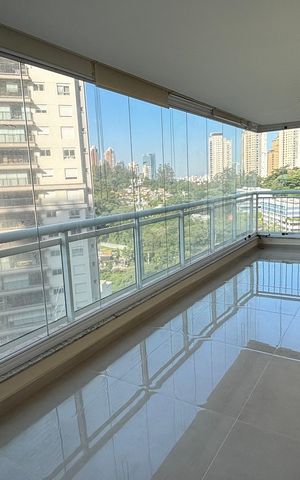Apartamento para alugar com 200m², 3 quartos e 3 vagas