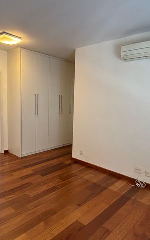 Apartamento para alugar com 200m², 3 quartos e 3 vagas
