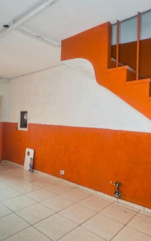 Casa à venda com 113m², 2 quartos e 1 vagaSala