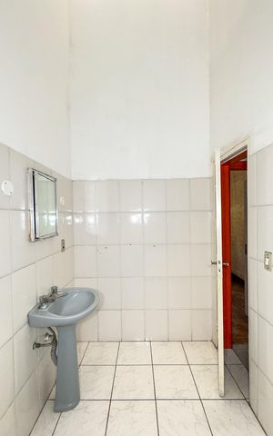 Casa à venda com 113m², 2 quartos e 1 vagaBanheiro