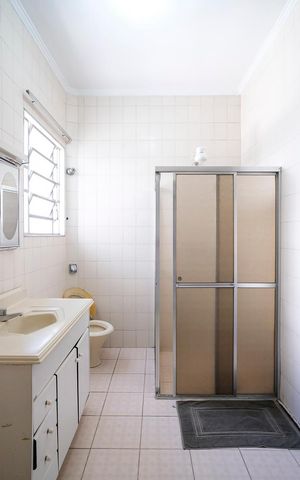 Casa para alugar com 236m², 3 quartos e 3 vagasBanheiro