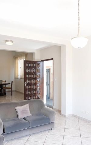 Casa para alugar com 236m², 3 quartos e 3 vagasSala