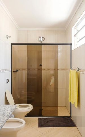 Casa para alugar com 236m², 3 quartos e 3 vagasBanheiro da suíte