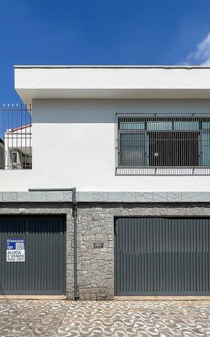 Casa para alugar com 236m², 3 quartos e 3 vagasFachada + plaquinha 
