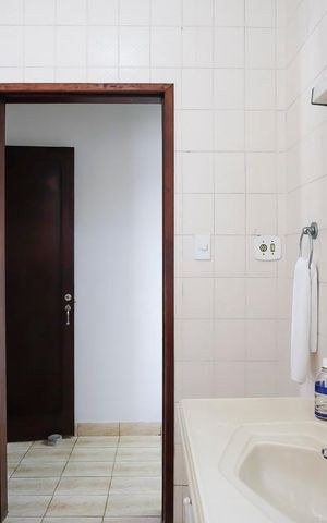 Casa para alugar com 236m², 3 quartos e 3 vagasBanheiro