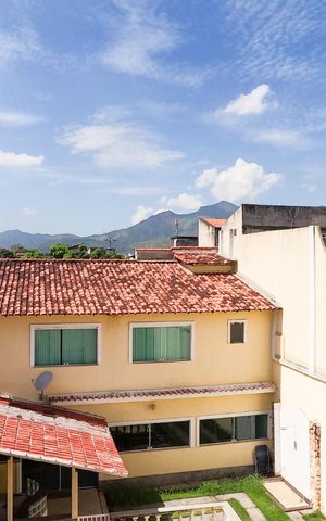 Casa à venda com 330m², 3 quartos e 2 vagas