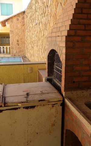 Casa à venda com 330m², 3 quartos e 2 vagas