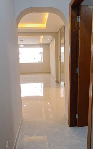 Casa à venda com 197m², 4 quartos e 4 vagas Casa à venda com 197m², 4 quartos e 4 vagasCorredor