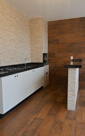 Casa à venda com 197m², 4 quartos e 4 vagas Casa à venda com 197m², 4 quartos e 4 vagasÁrea externa