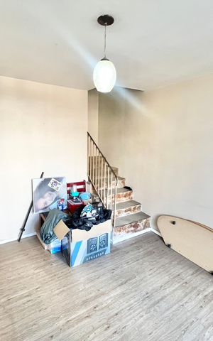 Casa à venda com 105m², 3 quartos e 1 vaga Casa à venda com 105m², 3 quartos e 1 vagaSala