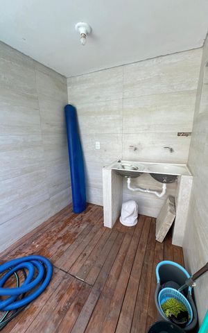 Casa à venda com 210m², 3 quartos e 2 vagas Casa à venda com 210m², 3 quartos e 2 vagasÁrea de serviço
