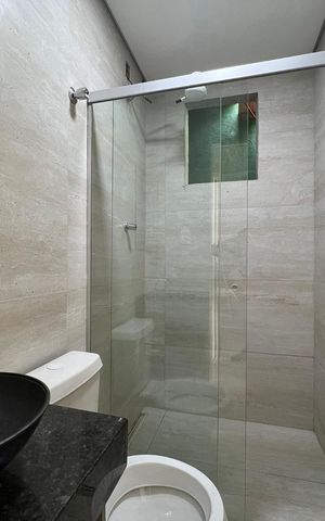 Casa à venda com 210m², 3 quartos e 2 vagas Casa à venda com 210m², 3 quartos e 2 vagasBanheiro