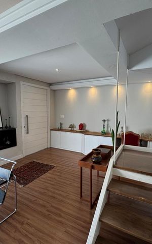Casa à venda com 291m², 4 quartos e 4 vagas Casa à venda com 291m², 4 quartos e 4 vagasSala