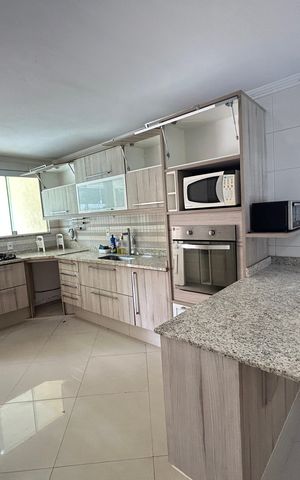 Casa à venda com 390m², 4 quartos e 2 vagasCozinha