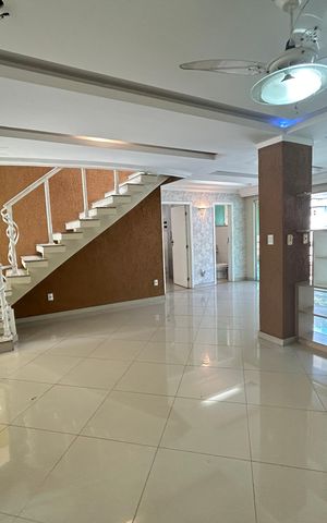 Casa à venda com 390m², 4 quartos e 2 vagasSala