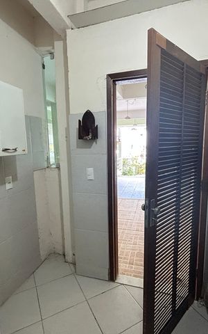 Casa à venda com 390m², 4 quartos e 2 vagasÁrea de Serviço