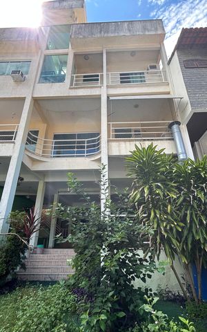 Casa à venda com 390m², 4 quartos e 2 vagasFachada