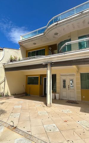 Casa à venda com 390m², 4 quartos e 2 vagasFachada - quintal
