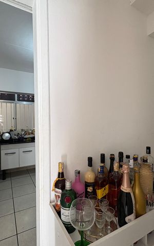 Casa à venda com 189m², 4 quartos e 4 vagas Casa à venda com 189m², 4 quartos e 4 vagasÁrea comum