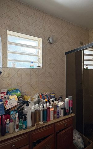 Casa à venda com 189m², 4 quartos e 4 vagas Casa à venda com 189m², 4 quartos e 4 vagasBanheiro