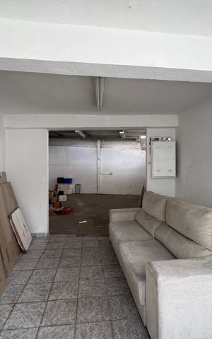 Casa à venda com 189m², 4 quartos e 4 vagas Casa à venda com 189m², 4 quartos e 4 vagasSalão