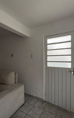 Casa à venda com 189m², 4 quartos e 4 vagas Casa à venda com 189m², 4 quartos e 4 vagasSalão