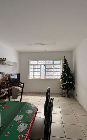 Casa à venda com 189m², 4 quartos e 4 vagas Casa à venda com 189m², 4 quartos e 4 vagasSala