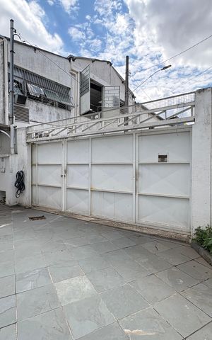 Casa à venda com 189m², 4 quartos e 4 vagas Casa à venda com 189m², 4 quartos e 4 vagasGaragem / Quintal / Churrasqueira