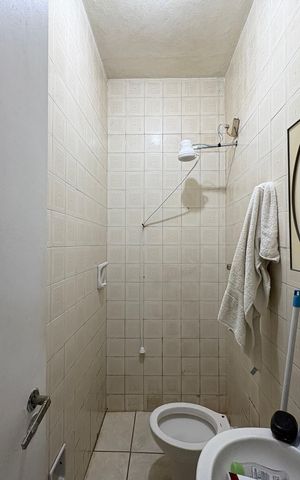 Casa à venda com 189m², 4 quartos e 4 vagas Casa à venda com 189m², 4 quartos e 4 vagasBanheiro 2