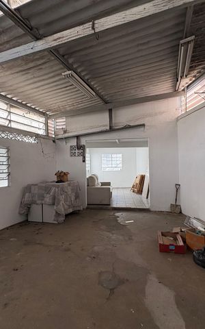 Casa à venda com 189m², 4 quartos e 4 vagas Casa à venda com 189m², 4 quartos e 4 vagasSalão