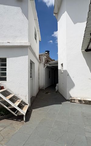 Casa à venda com 189m², 4 quartos e 4 vagas Casa à venda com 189m², 4 quartos e 4 vagasGaragem / Quintal / Churrasqueira