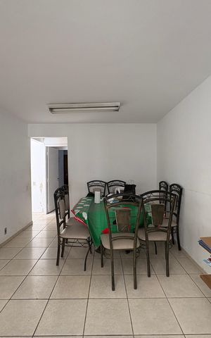 Casa à venda com 189m², 4 quartos e 4 vagas Casa à venda com 189m², 4 quartos e 4 vagasSala