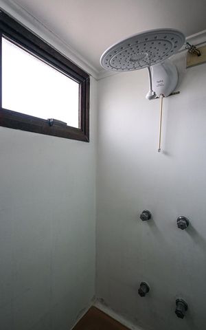 Apartamento à venda com 170m², 4 quartos e 3 vagasChuveiro do Banheiro da Suíte 1