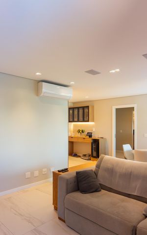 Apartamento à venda com 136m², 3 quartos e 2 vagas Apartamento à venda com 136m², 3 quartos e 2 vagasSala